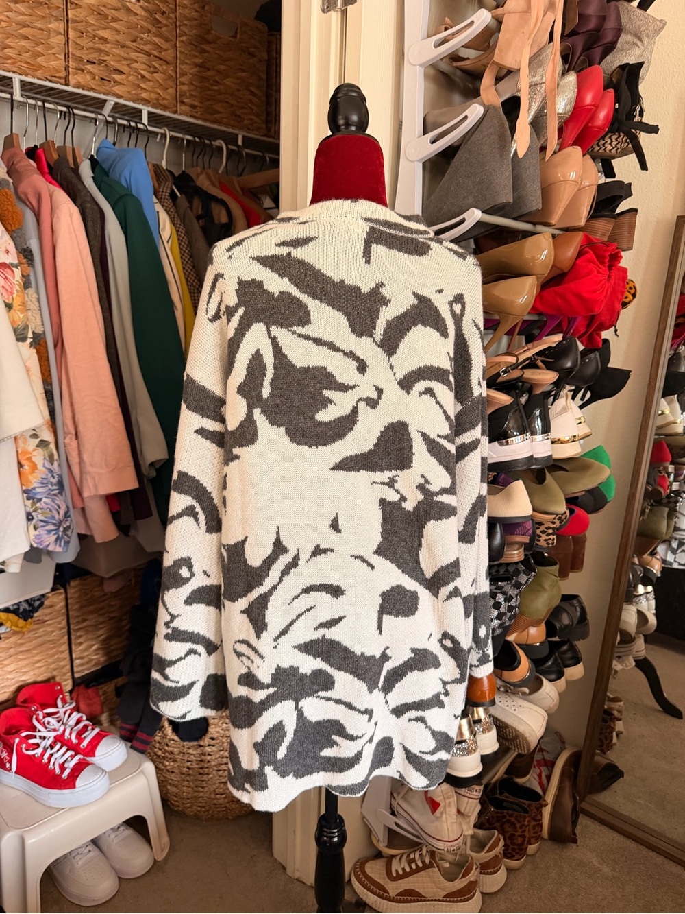 Abstract Pattern Open Front Cardigan - Picture 4 of 7